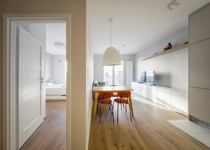 Rentplanet - Jezyce Ii Apartment